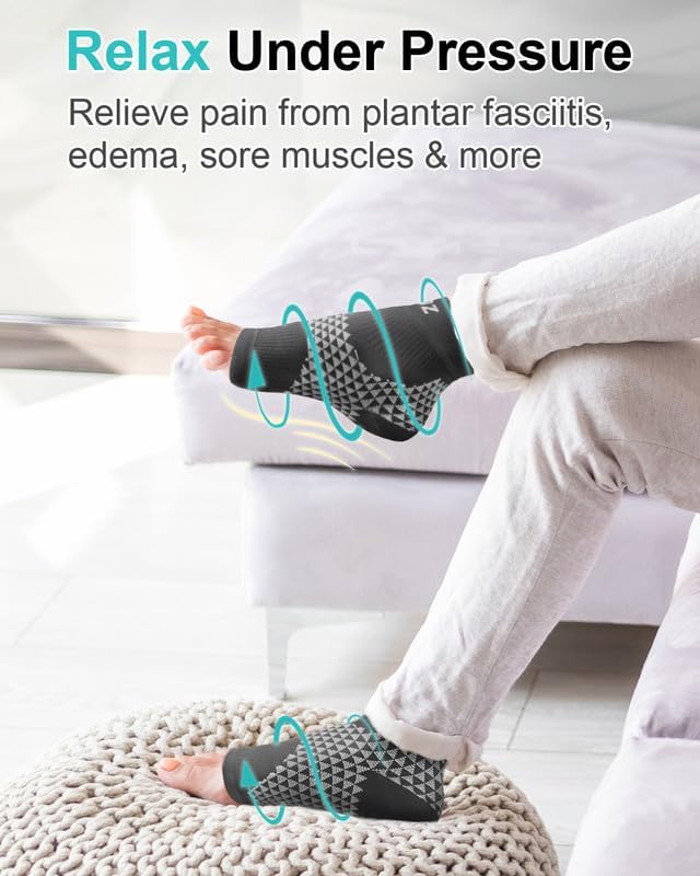 Tumaz Foot Compression Sleeves & Foot Roller Set for Women & Men - Plantar Fasciitis Compression Socks for Improving Blood Circulation, Foot Pain Relief, Edema (Black)